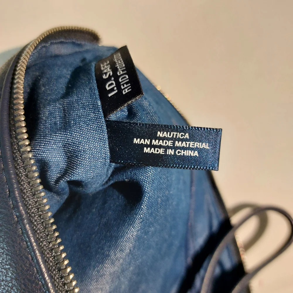 Nautica zipper closure